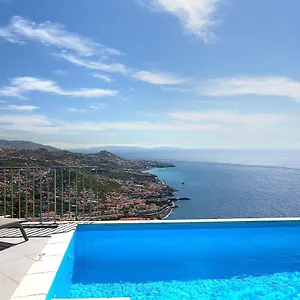 https://peak-a-boo-heated-pool.madeira-islandshotels.com