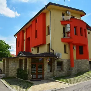 Eleganza Family - Free Parking Hotel