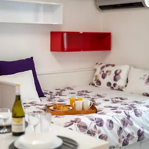 Apartment Colorful Studio With Balcony - Free Parking, Sofia